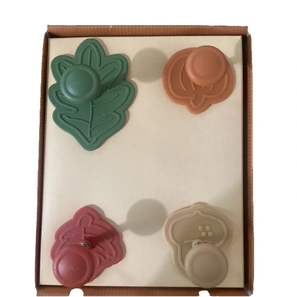 Williams Sonoma‎ Set of 4 Pie Crust Cutters Fall Harvest Thanksgiving Pumpkin
